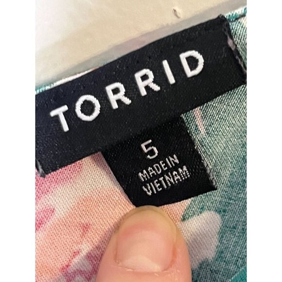 Torrid Floral Cold Shoulder Tank 5X Green Tropical Coastal Classic Chic Preppy - Picture 2 of 11
